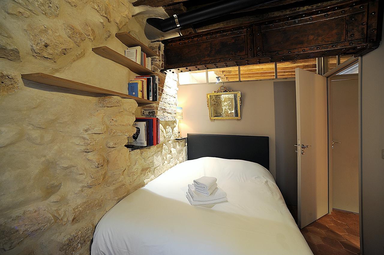 Beautiful Apartment In Historical Marais باريس المظهر الخارجي الصورة